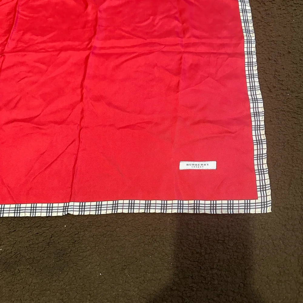 Burberry scarf - Picture 4 of 8